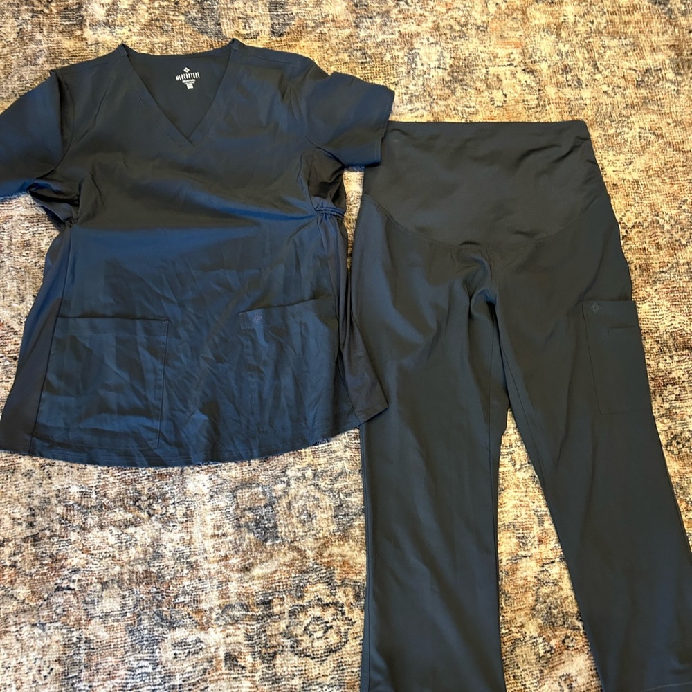 Maternity scrubs